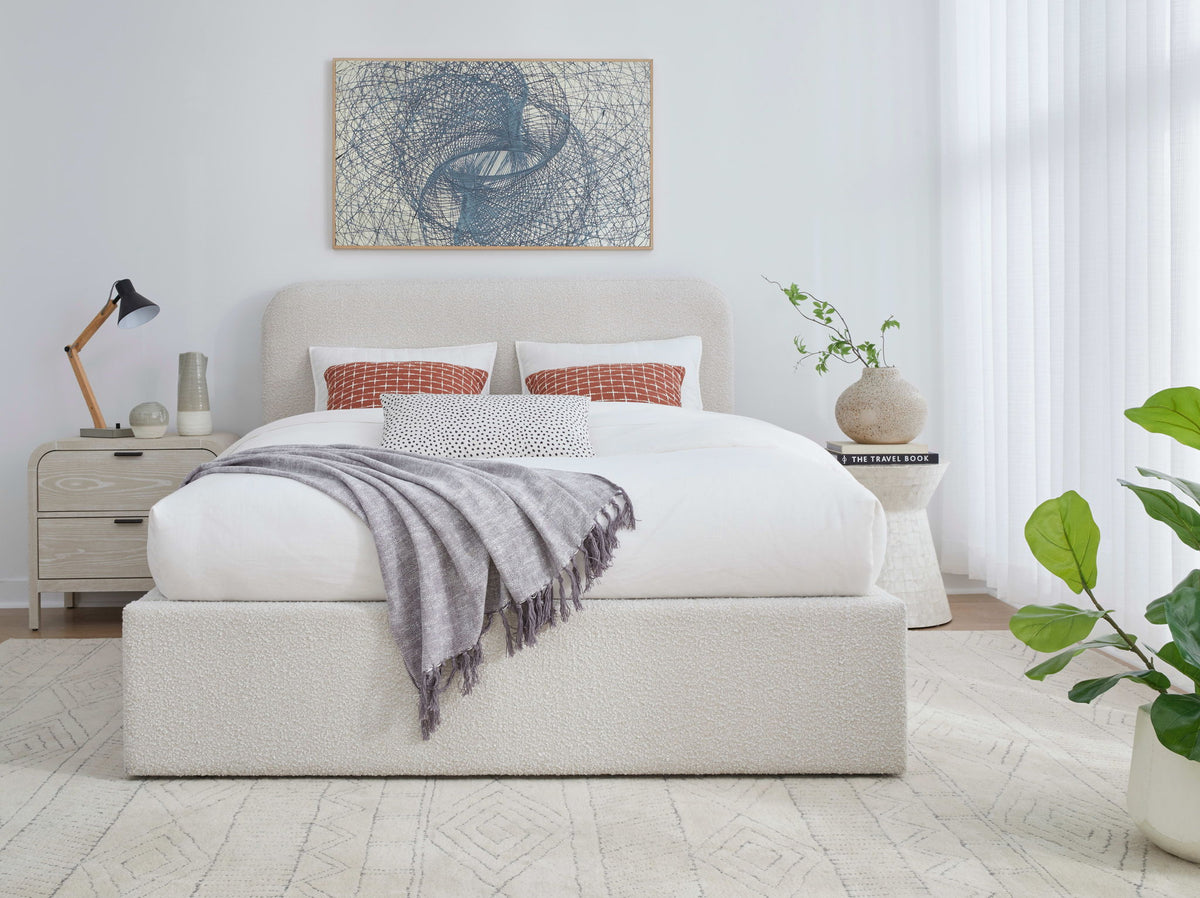 Virgil Off-White - Upholstered Platform Bed (2026)
