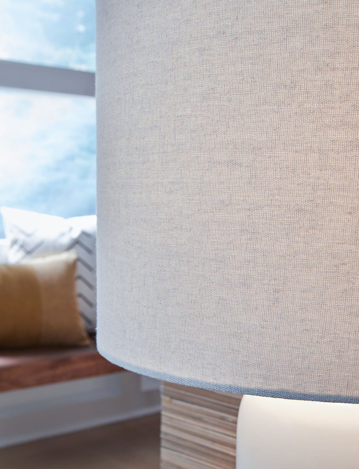 Lemrich - Ceramic Table Lamp  - White