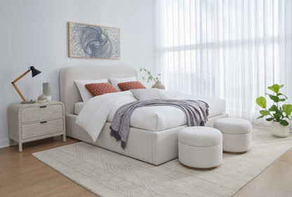 Virgil Off-White - Upholstered Platform Bed