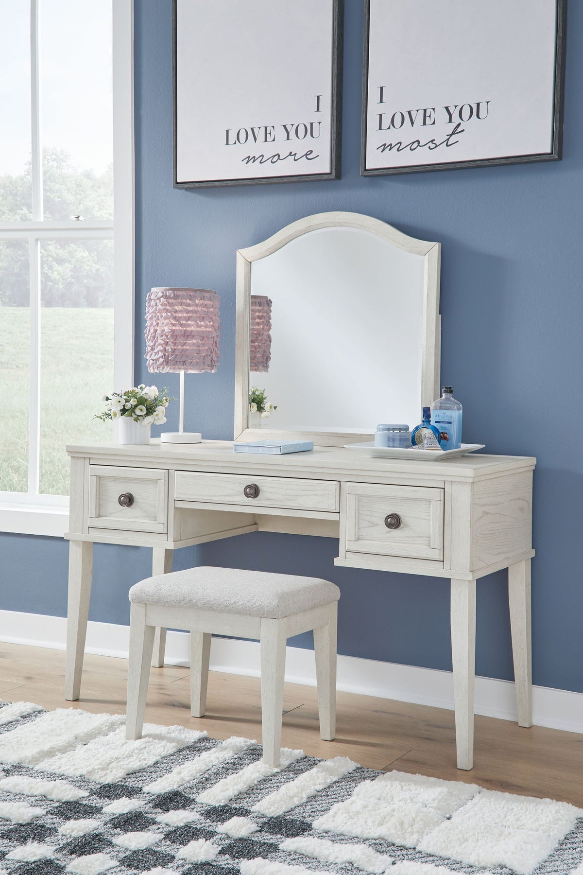 Robbinsdale - Mirrored Vanity With Stool - Antique White