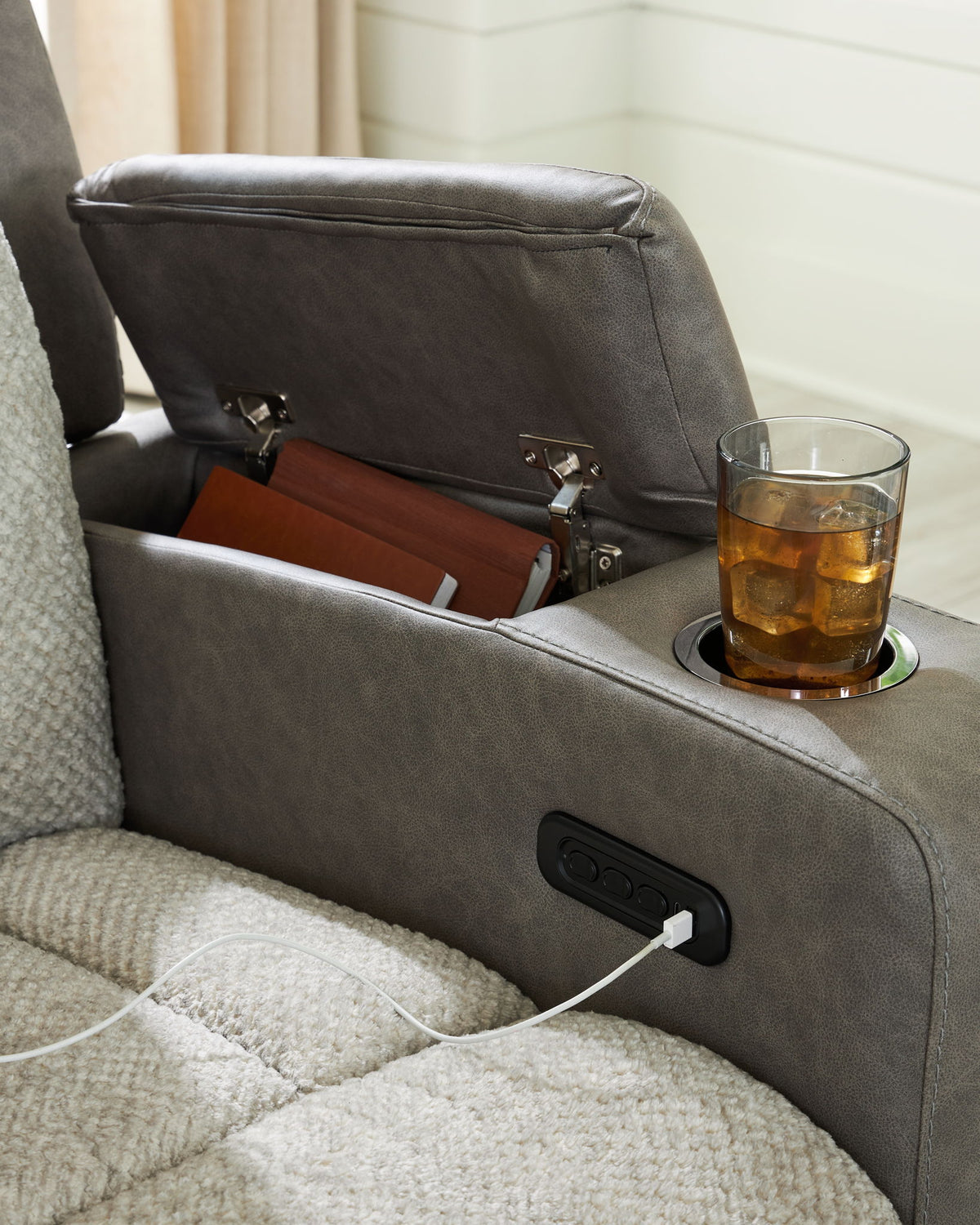 WhipLash - Power Reclining Loveseat With Console / Adj Headrest - Sisal