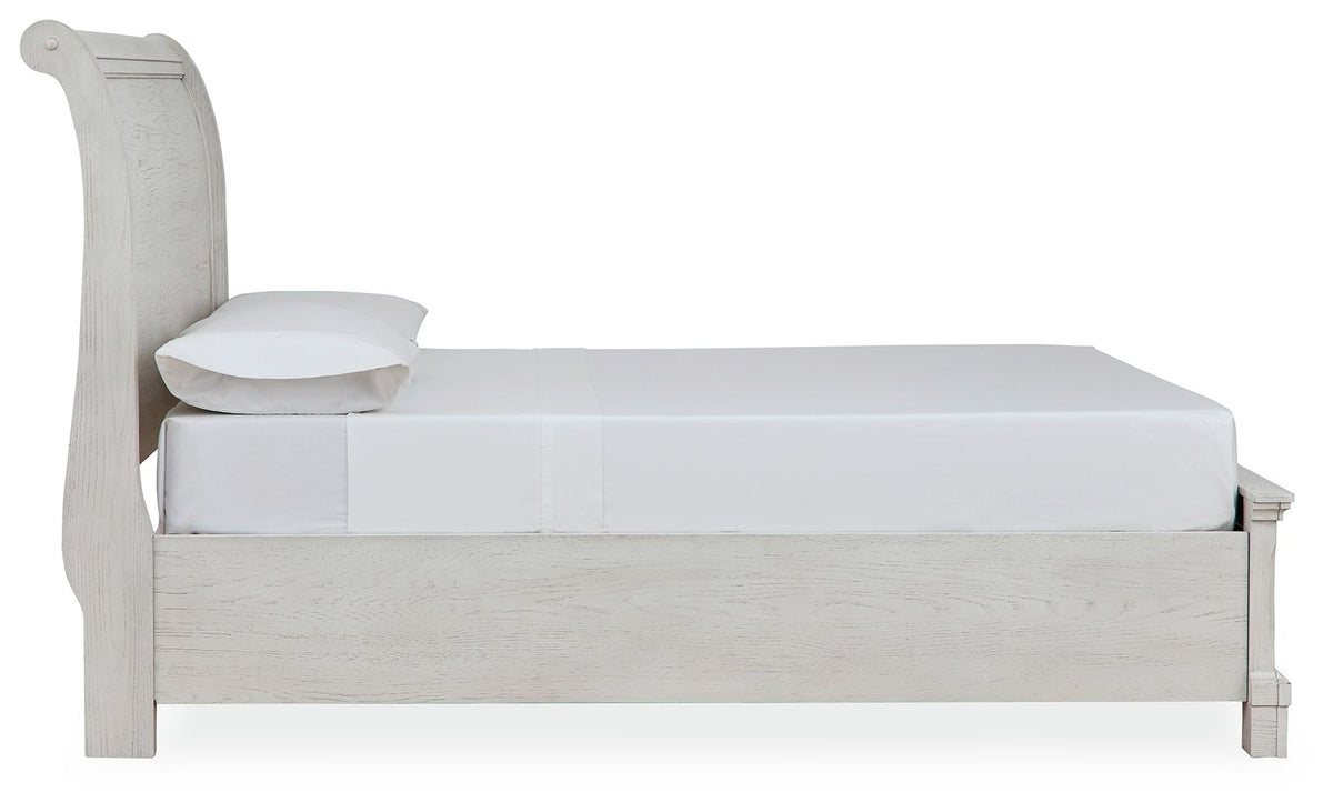 Robbinsdale - Sleigh Bed