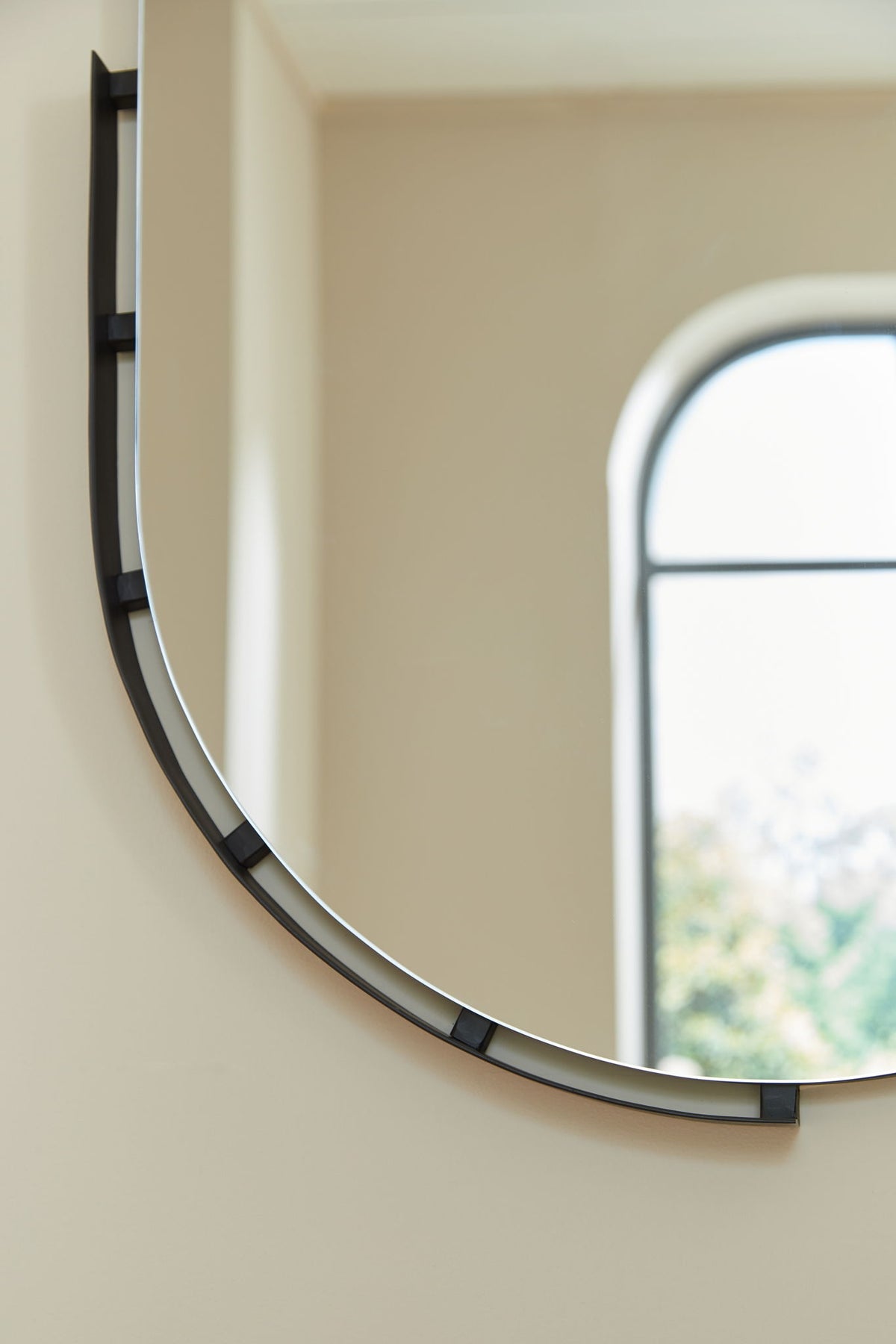 Valkings - Accent Mirror - Black