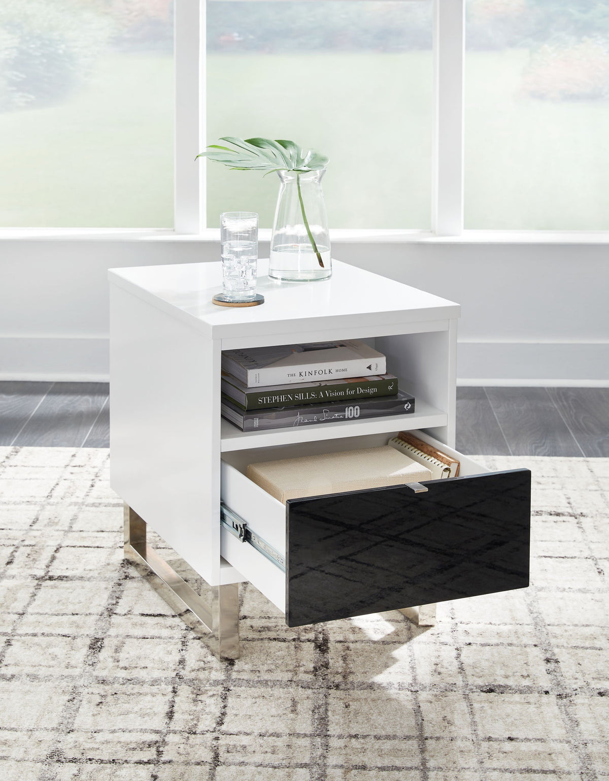 Gardoni - Chair Side End Table - White / Black