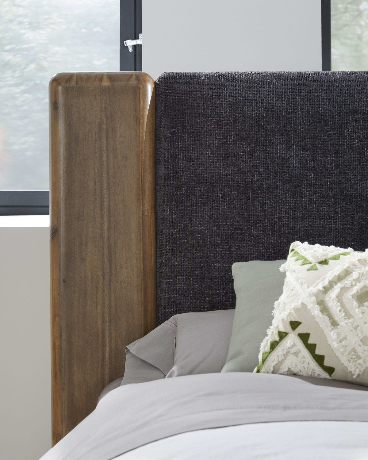 Boka - Chenille Upholstered Platform Bed